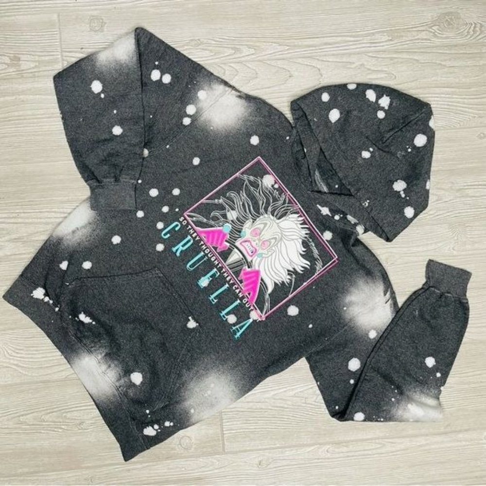 Disney villains cruella de Vil white tie dye style graphic hoodie long sleeve sw